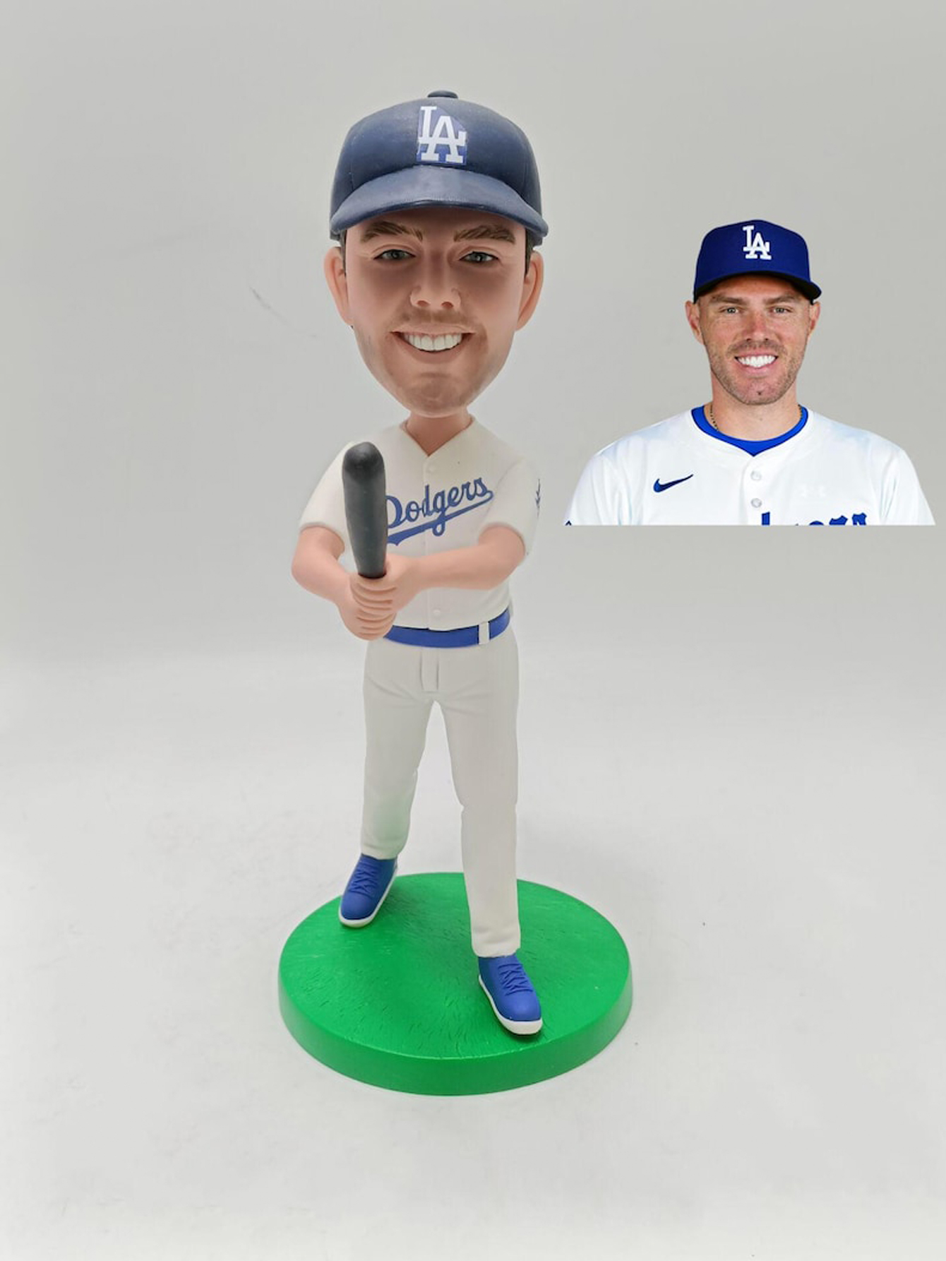 Custom Baseball Bobblehead: Personalized Player Figurine